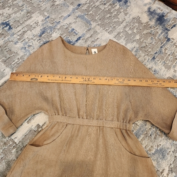 Flawless tan dress with pockets. Stretch waist. 3/4 sleeve. Crinkle fabric. M - Picture 13 of 15